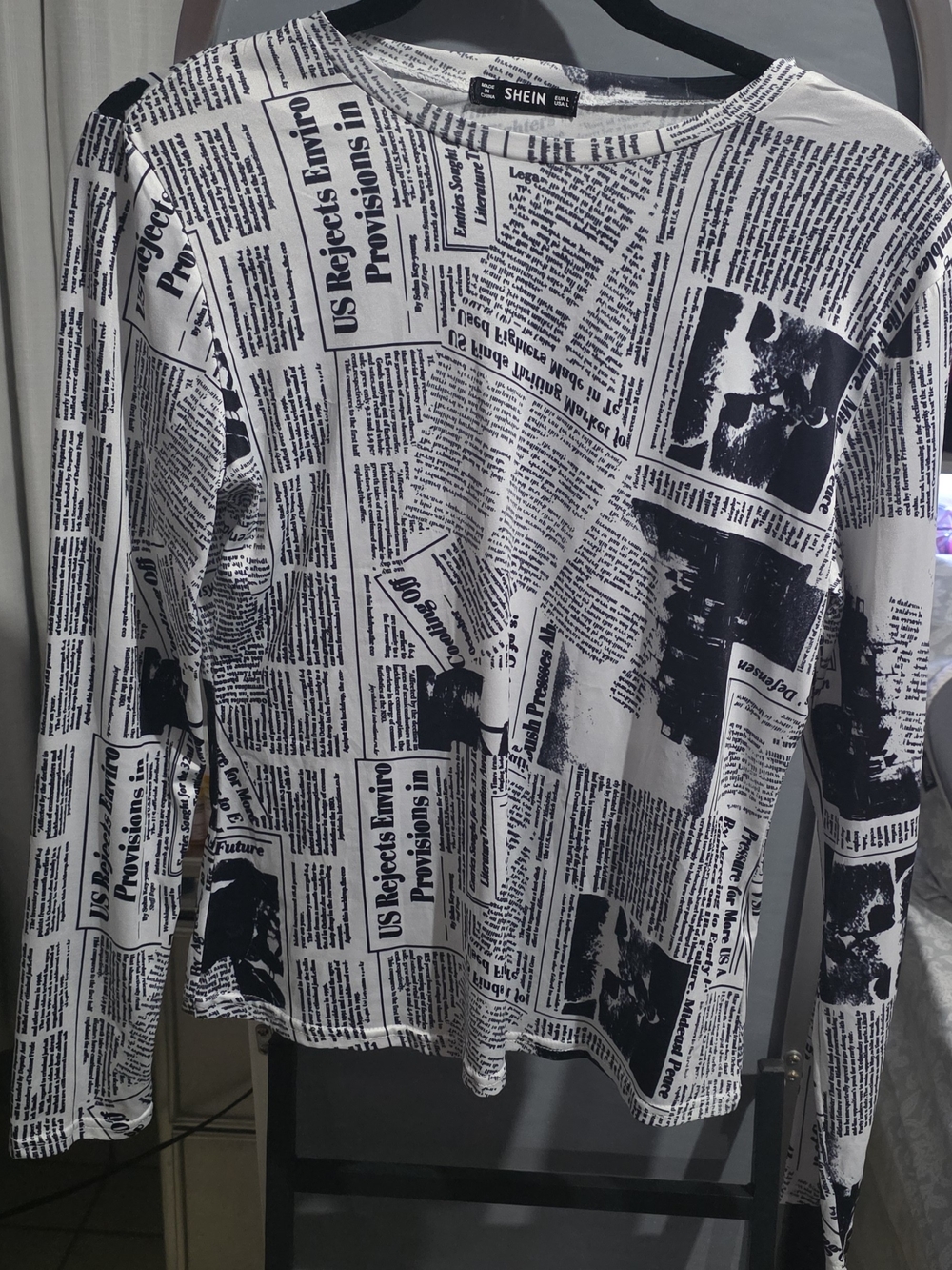SHEIN Black & White Newspaper Print Crewneck Sweater